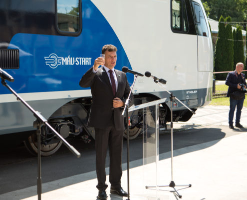 MAV Kiss emeletes Motorvonat