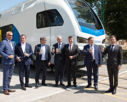 MAV Kiss emeletes Motorvonat